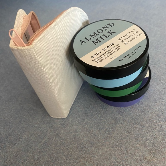 Set of 3 Body Scrubs + Bonus Nail Kit - Picture 4 of 10